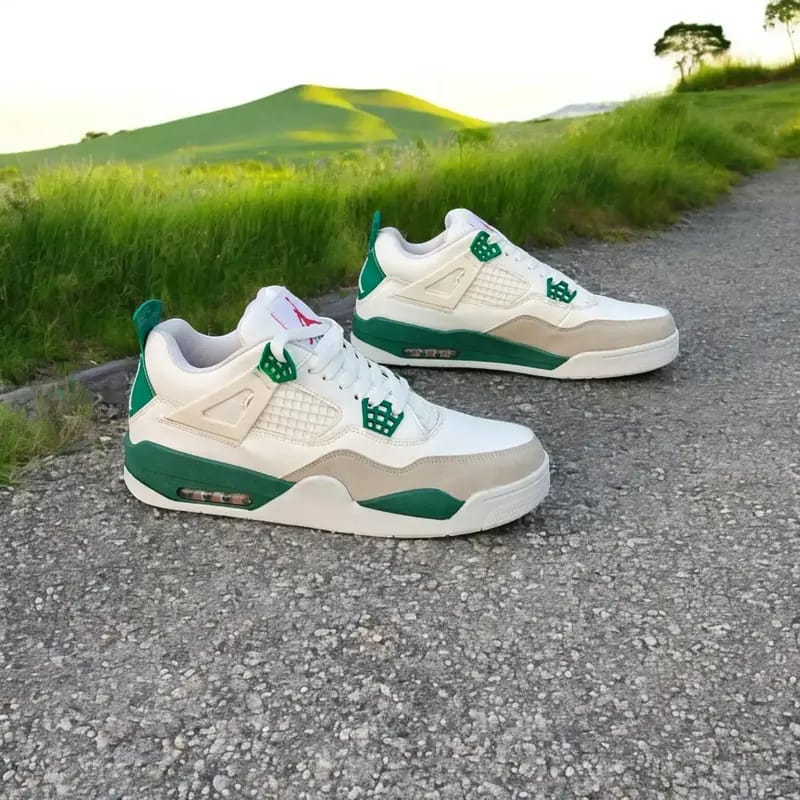 Air Jordan 4 Retro SB Pine Green Sneakers